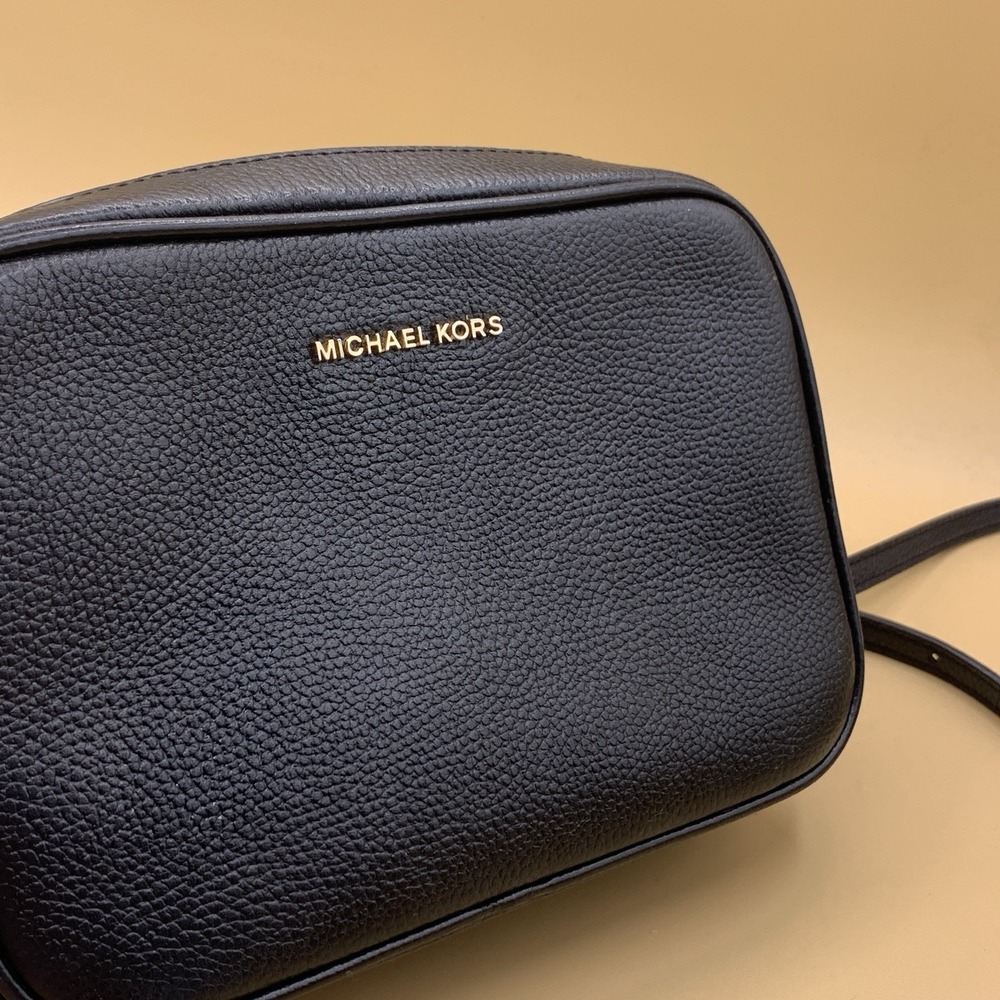 MICHAEL KORS Womens Jet Set Crossbody Bag Purse Black Leather Gold MK Logo - Picture 2 of 13